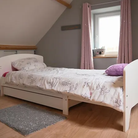 בית נופש La Bergerie - Maison Chaleureuse Pour 7 Personnes Erquelinnes